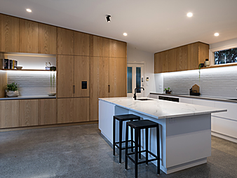 THUMB-neo-design-designer-kitchen-auckland-renovation-devonport-oak-veneer-trendstone